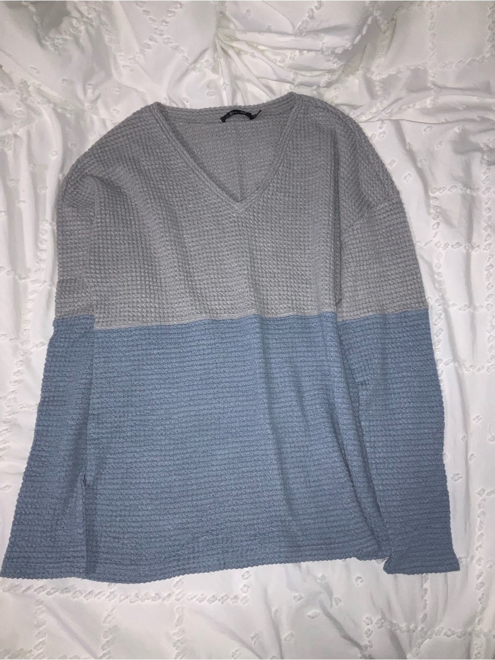 Doe & Rae Two-Tone V-Neck Sweater in Gray and Dusty Blue